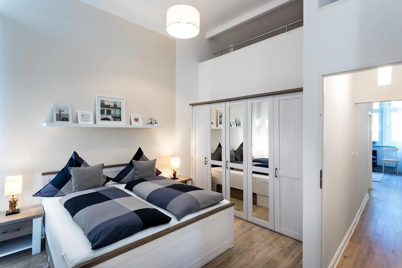 Apartment The Goethe Loft, 2 Bedroom Up To 5 People Berlin
