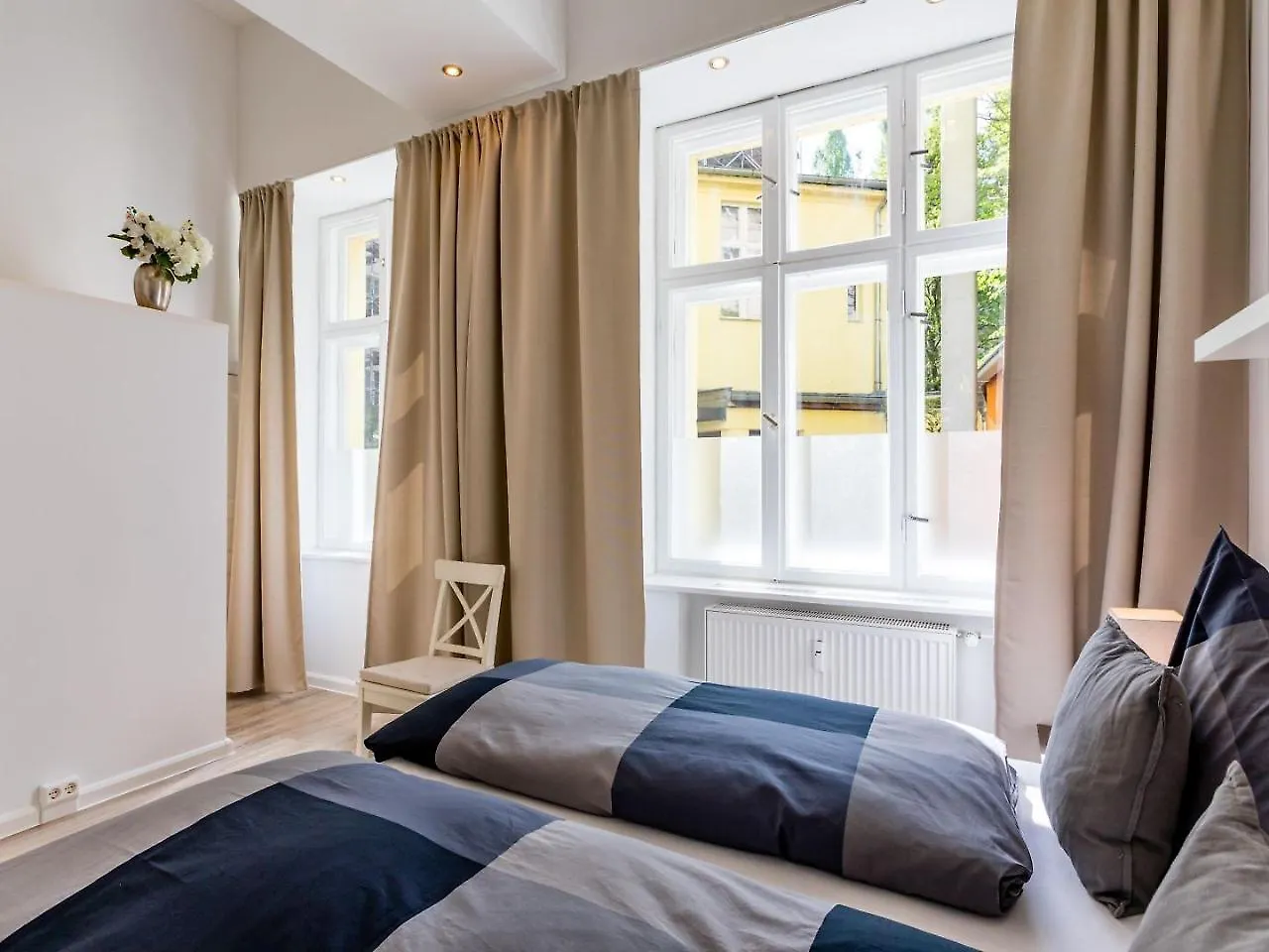 The Goethe Loft, 2 Bedroom Up To 5 People Berlin 0*,